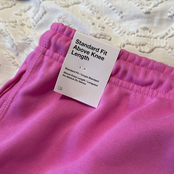 Nike Standard Fit Above Knee Length Men’s Drawstring Pink Shorts Size Large - Picture 3 of 12